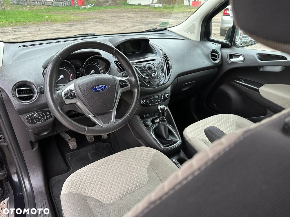 Ford Tourneo Courier 1.0 EcoBoost Titanium - 24