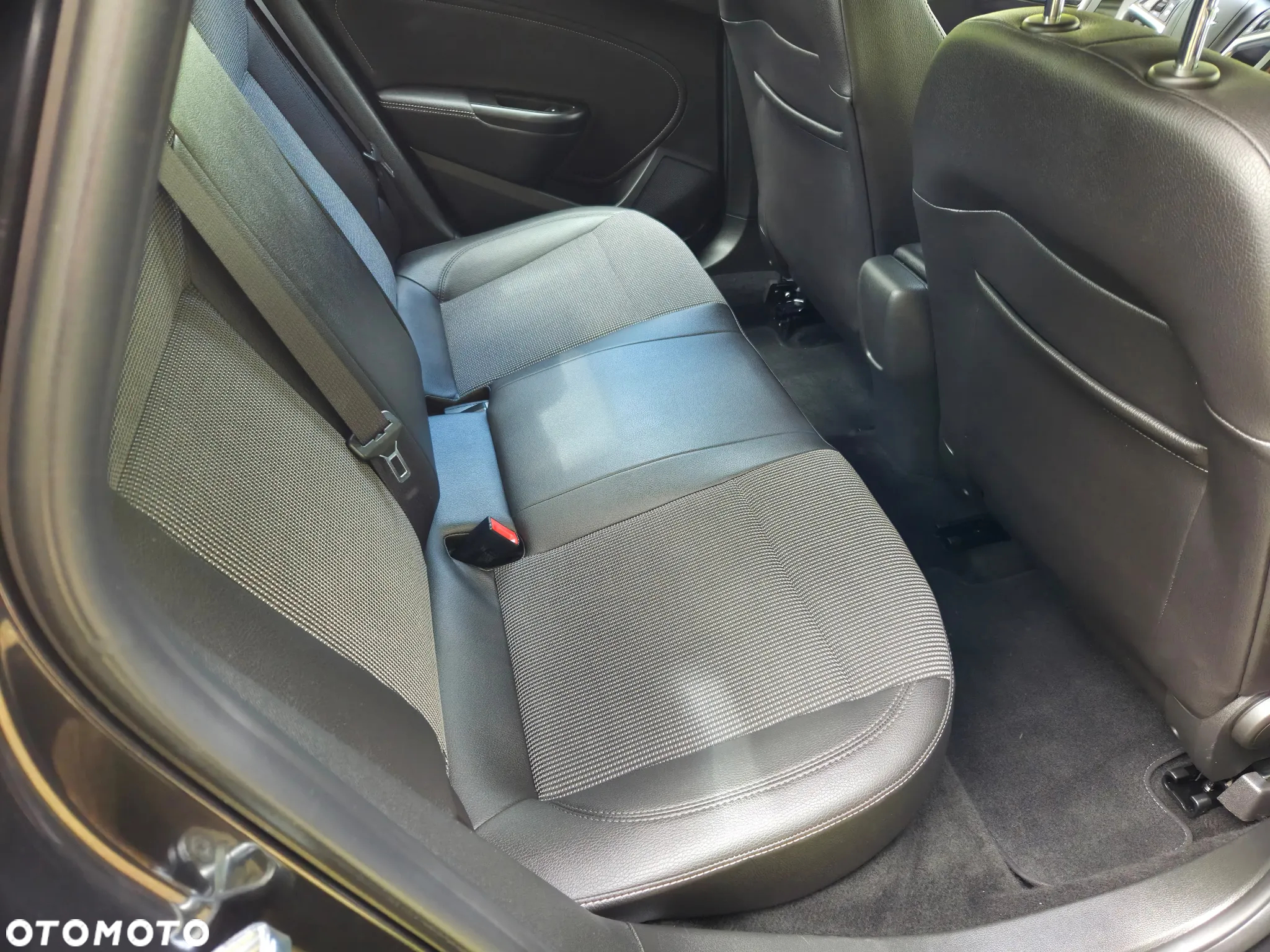 Opel Astra 1.7 CDTI DPF Cosmo - 17