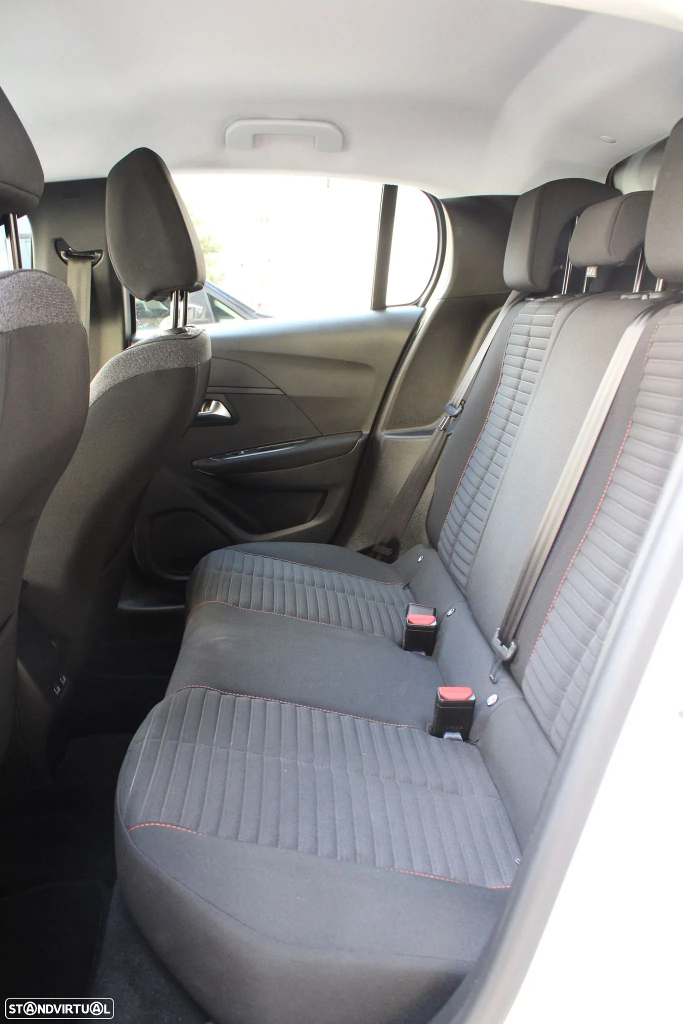 Peugeot e-208 50 kWh Active Pack - 31