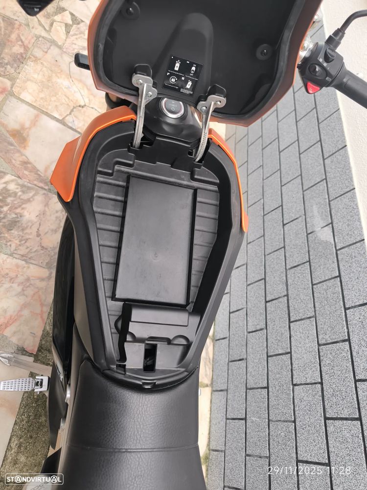 Super Soco TC Max — Elétrica 125cc |Revisões na Marca | Bateria Removível| EXTRAS - 2