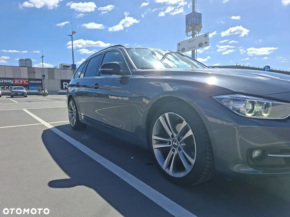 BMW Seria 3 328i Sport Line - 14