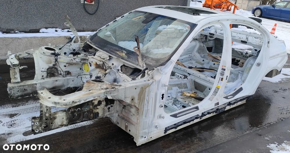 Bmw 328i F30  Ćwiartka podłużnica próg słupek dach A300 - 1
