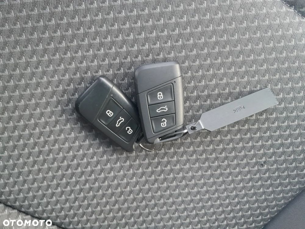 Volkswagen Passat Variant 1.5 TSI EVO Elegance - 12