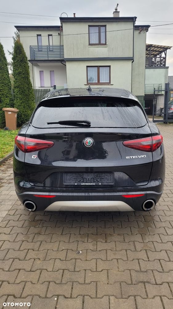 Alfa Romeo Stelvio 2.0 Turbo 16V AT8-Q4 Executive - 8