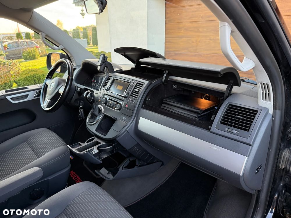 Volkswagen Multivan - 11
