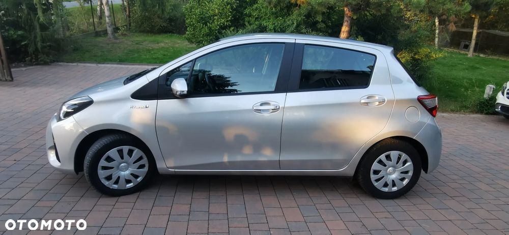 Toyota Yaris Hybrid 100 Active EU6 - 5