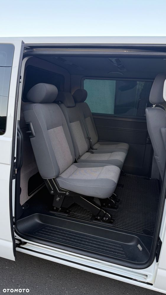 Volkswagen Multivan - 15