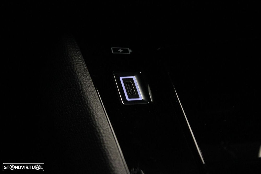 Peugeot e-2008 54 kWh Allure - 26