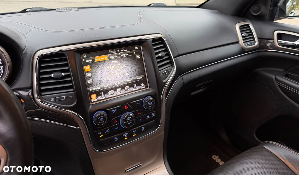 Jeep Grand Cherokee - 23