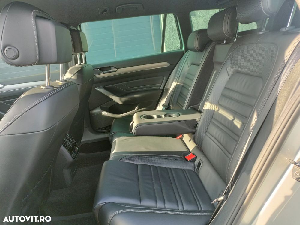 Volkswagen Passat Variant 2.0 TDI 4Mot DSG Highline - 19