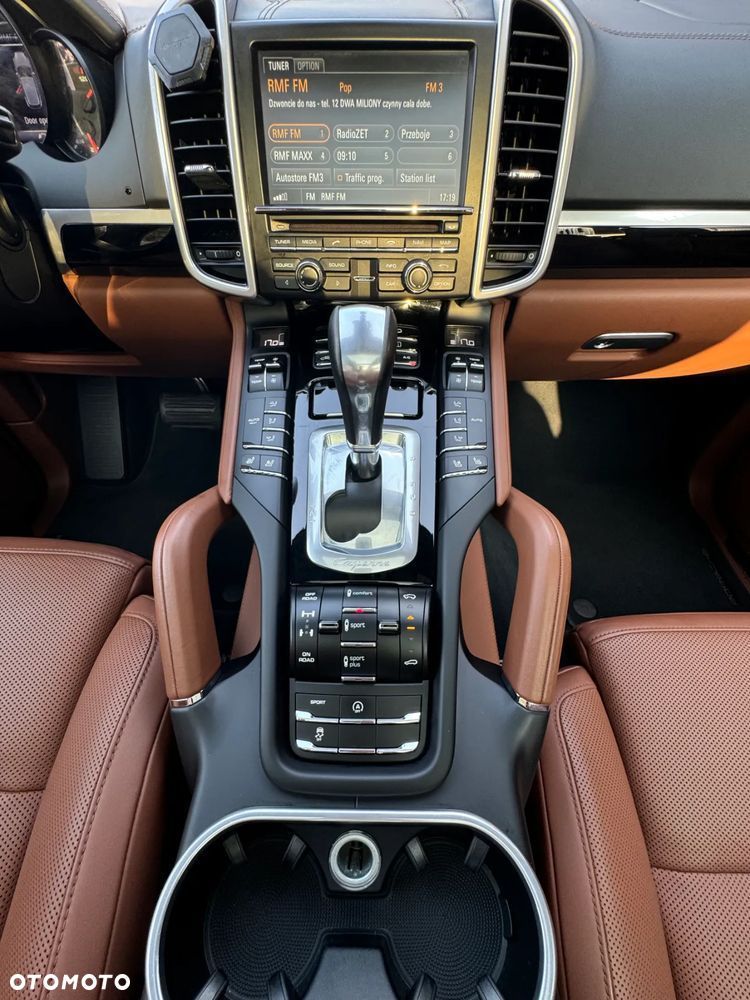 Porsche Cayenne Diesel Platinum Edition - 17