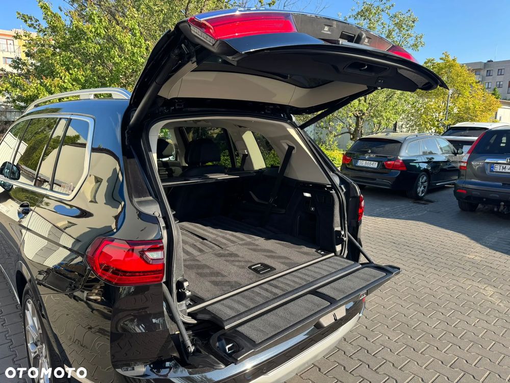 BMW X7 xDrive40i - 16