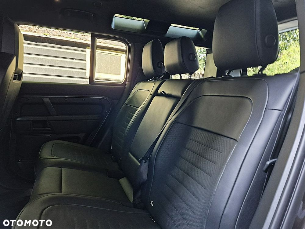 Land Rover Defender 110 P635 OCTA - 24