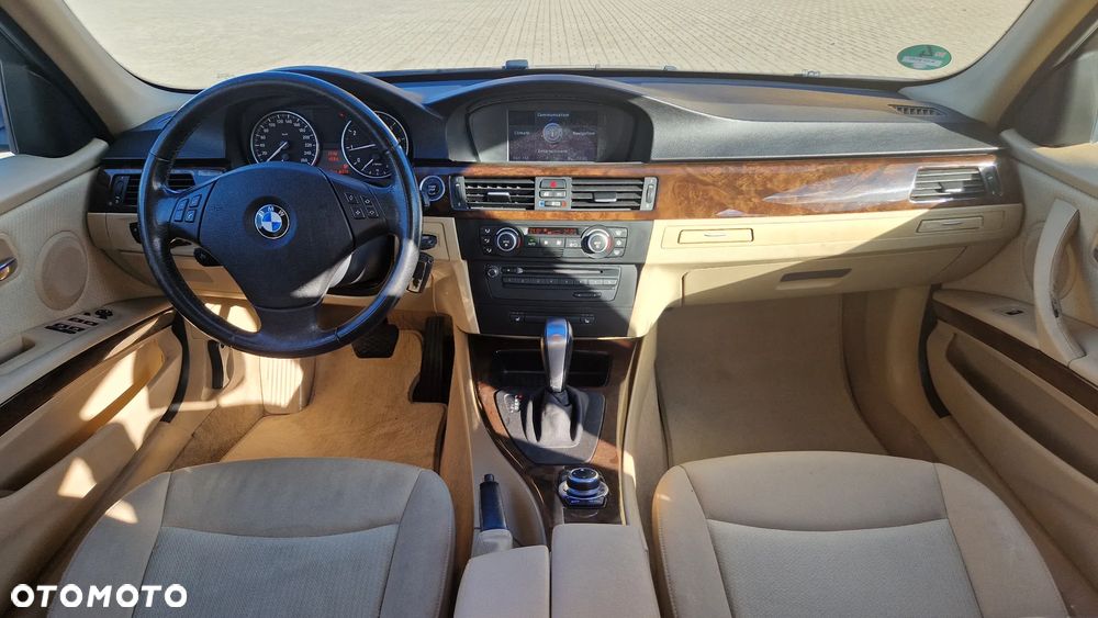 BMW Seria 3 320i - 8