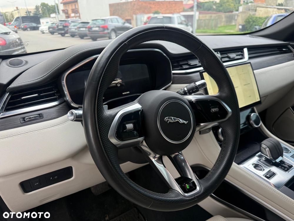 Jaguar F-Pace - 26