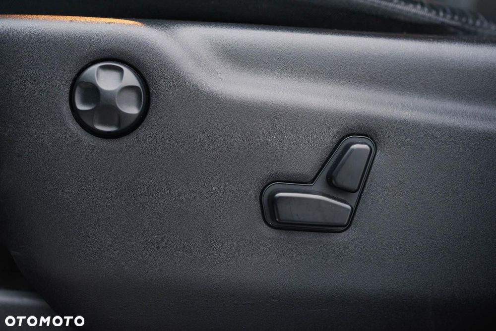 Jeep Grand Cherokee - 26