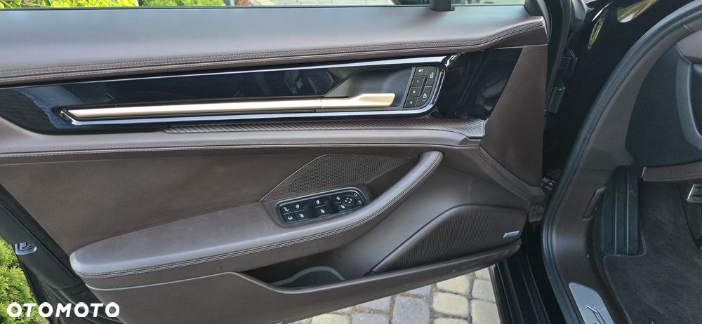 Porsche Panamera 4 E-Hybrid - 7