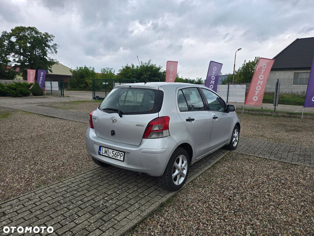 Toyota Yaris 1.4 D-4D Luna EU5 - 6