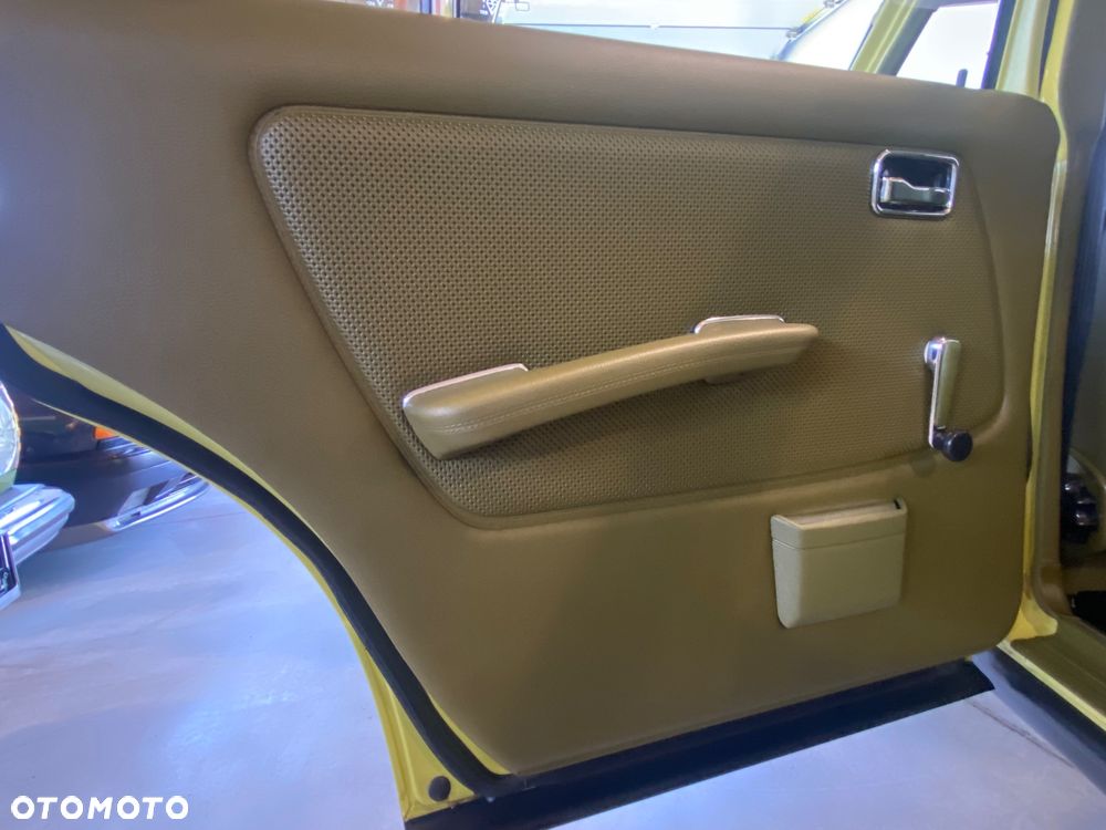 Mercedes-Benz W123 - 16