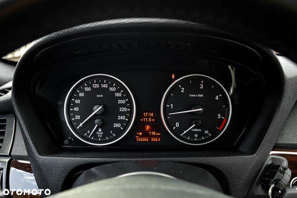 BMW X5 xDrive40d - 33