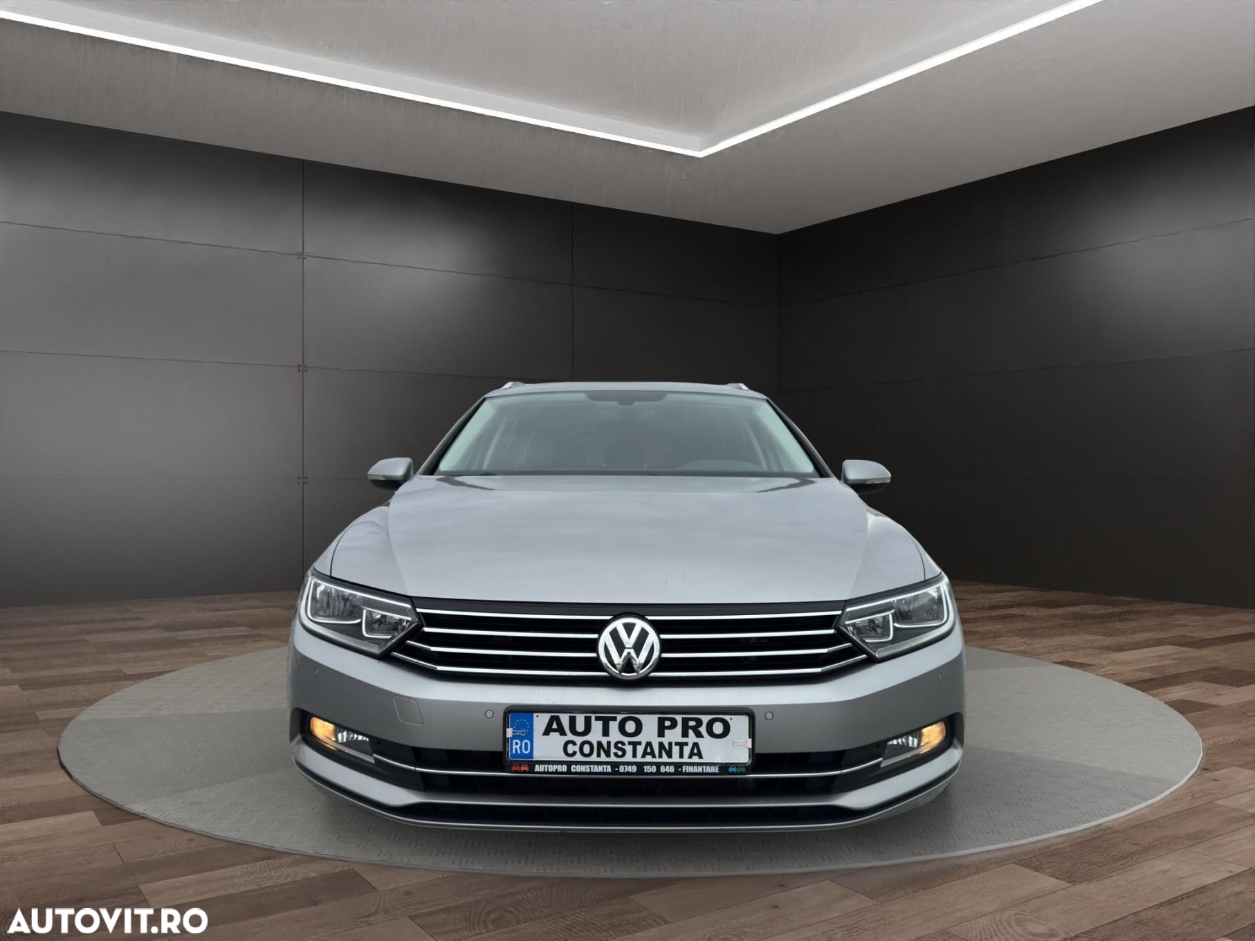 Volkswagen Passat - 12