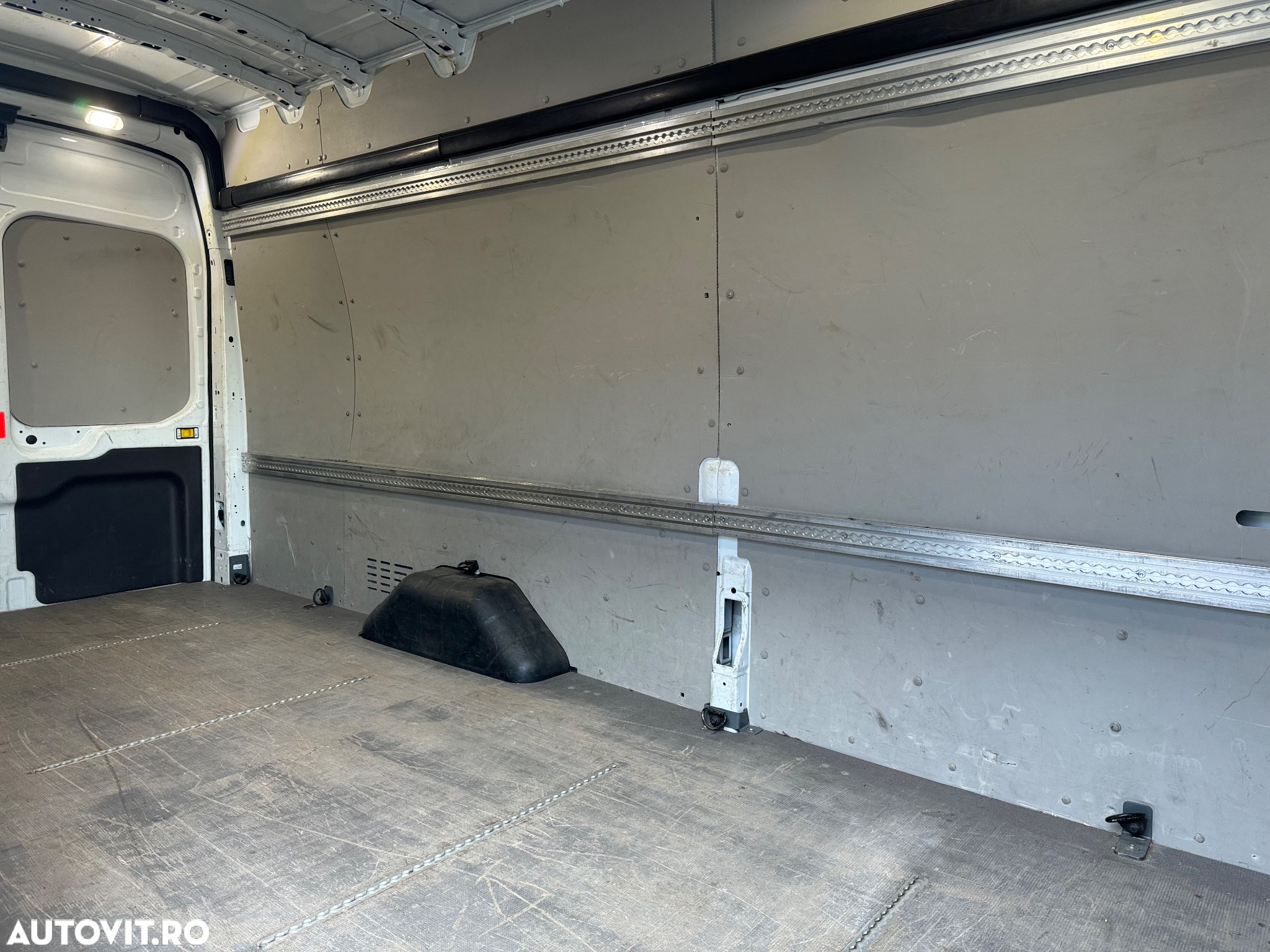 Ford Transit - 32