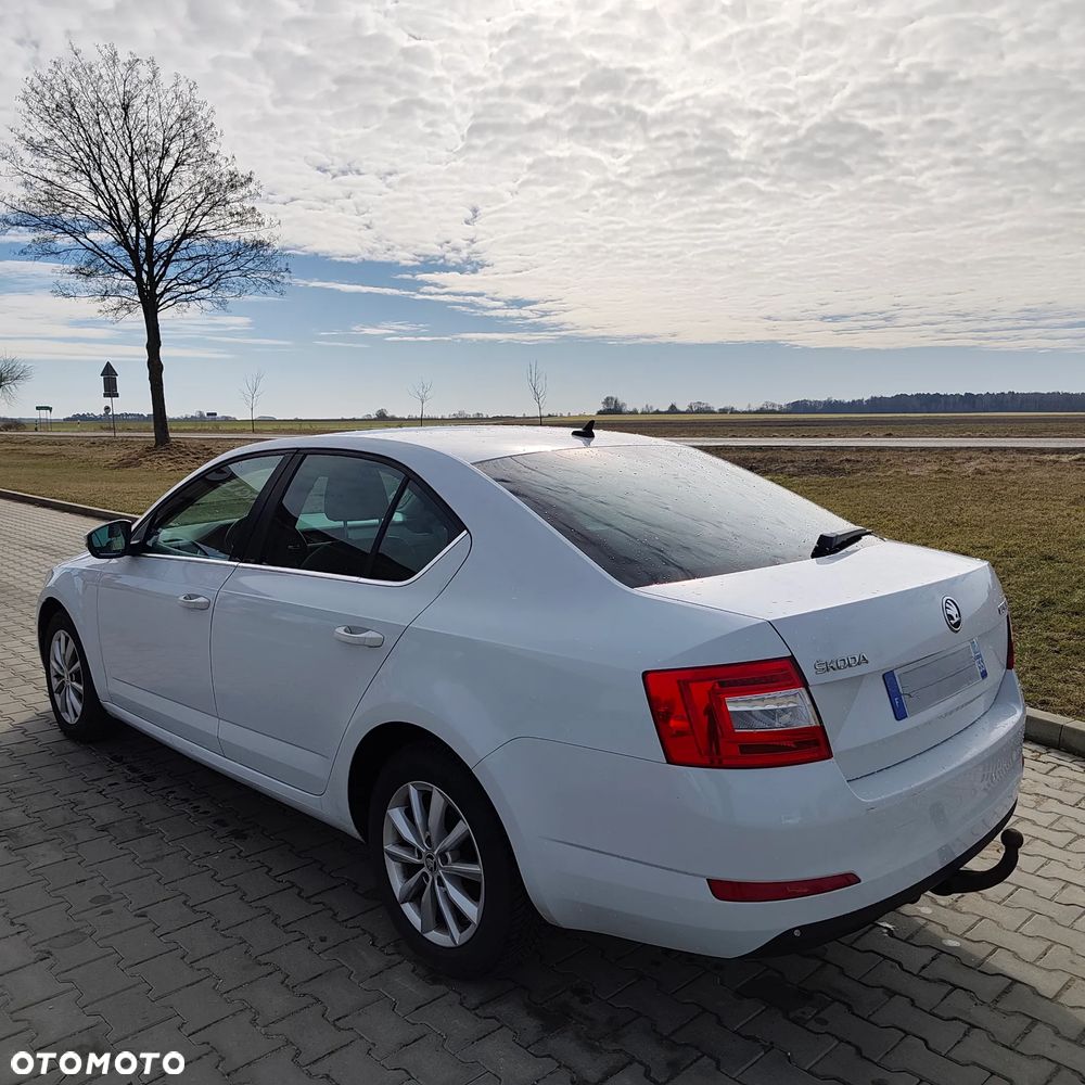 Skoda Octavia 1.6 TDI DPF DSG Elegance - 3
