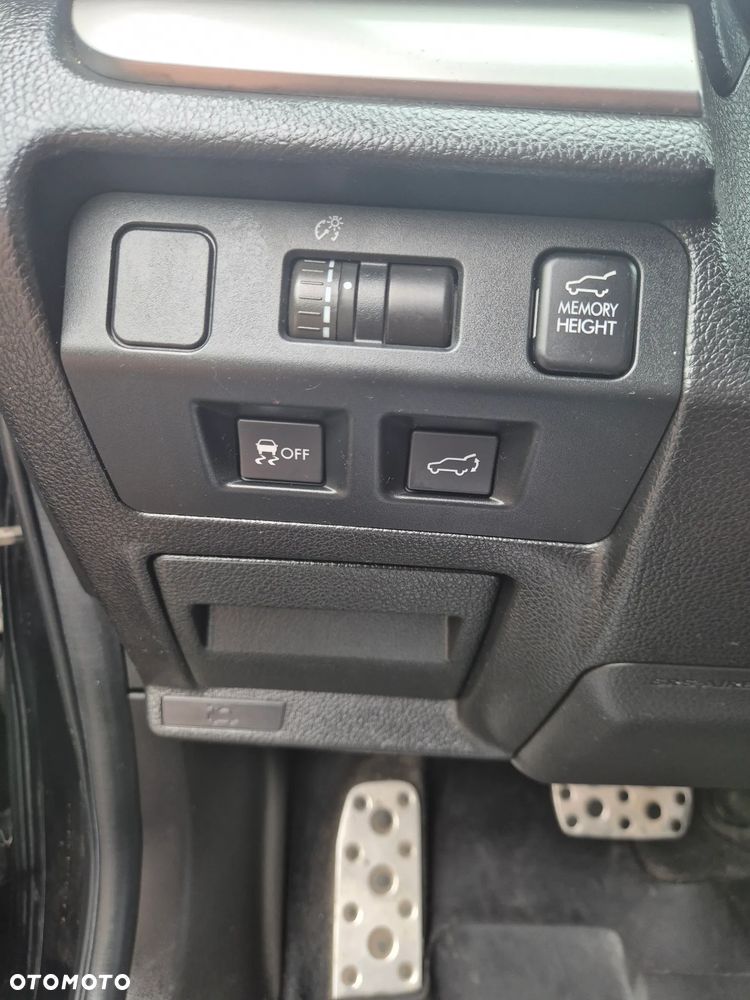 Subaru Forester 2.0XT Platinum Lineartronic - 17