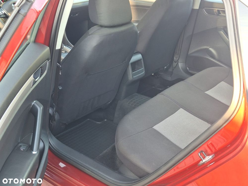 Volkswagen Passat - 22