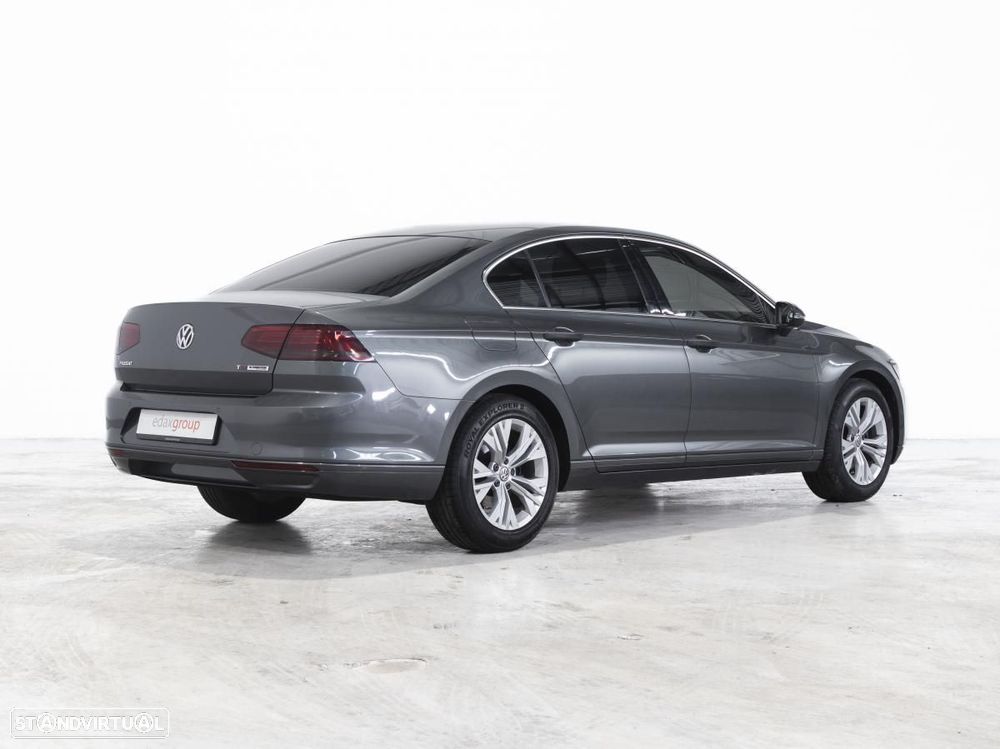 VW Passat - 3