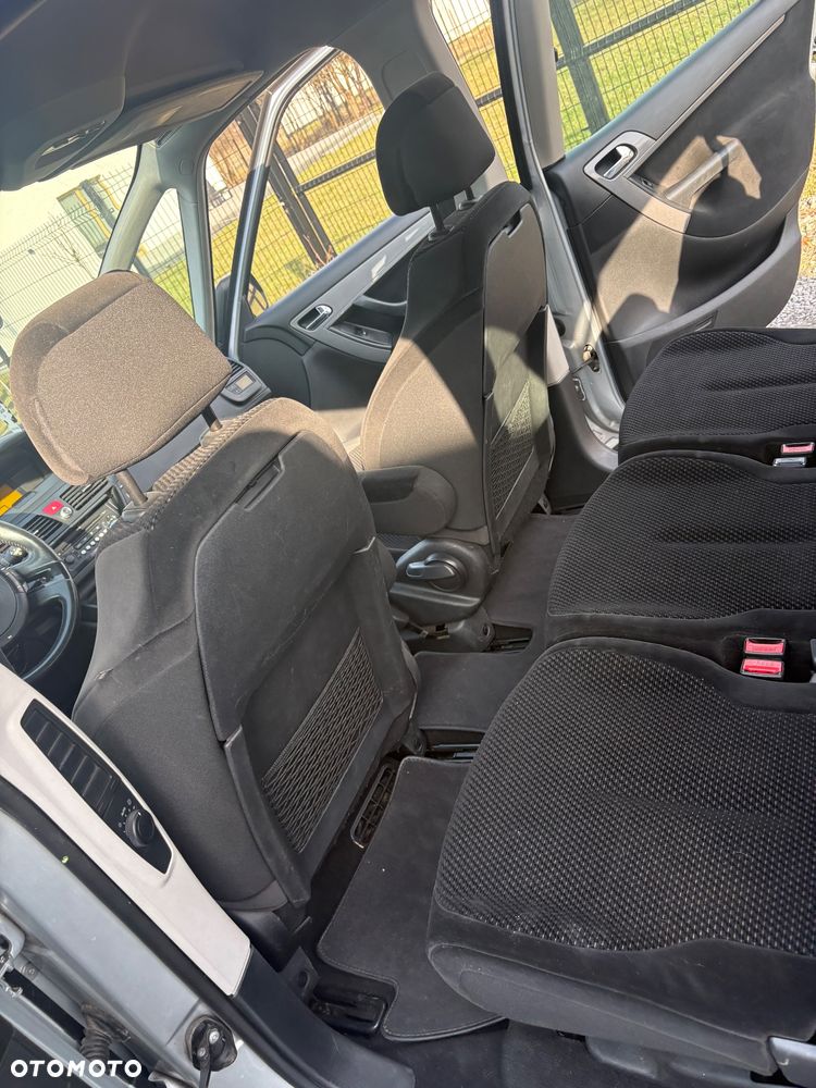 Citroën C4 Picasso - 16