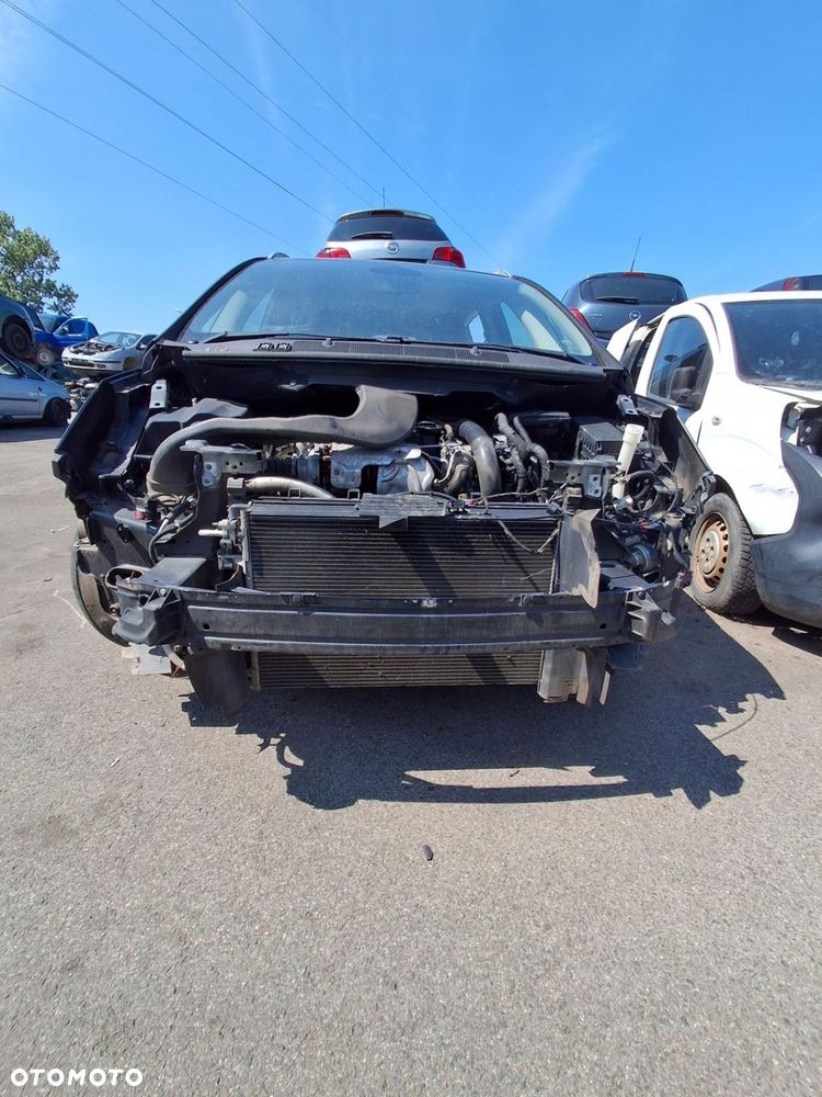 OPEL ZAFIRA C III 2014 1.6CDTI belka przednia - 1