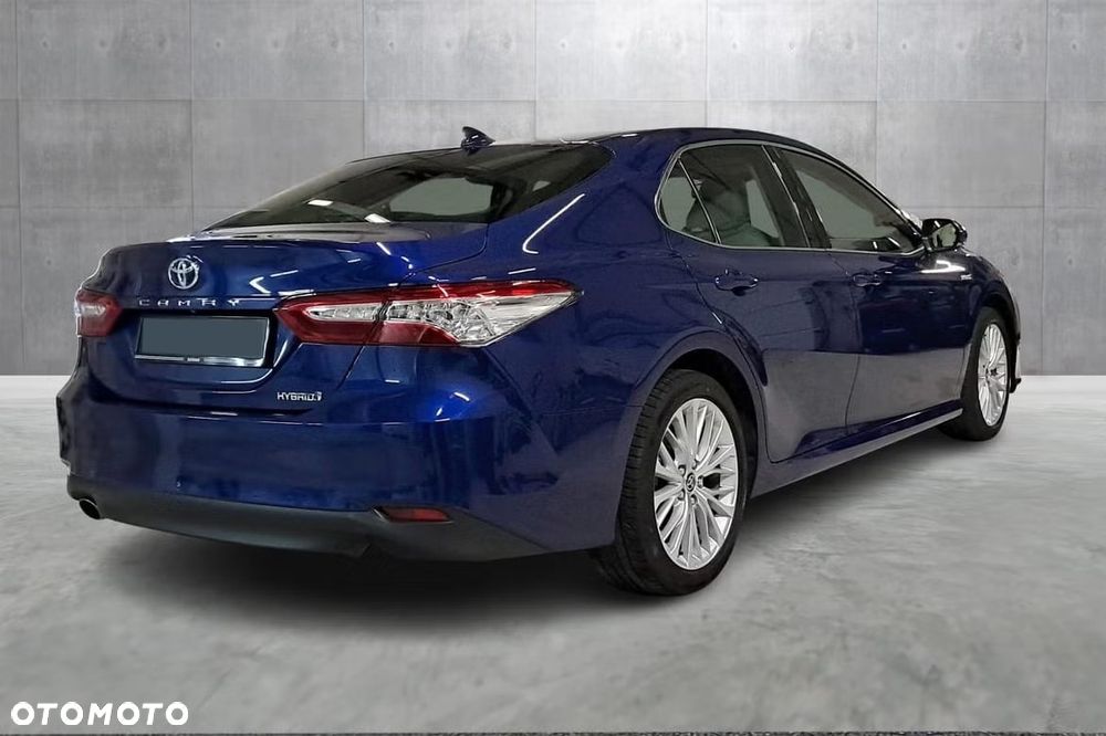 Toyota Camry Executive - 7