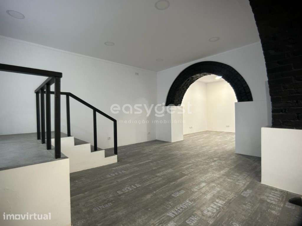 Loja com 80m2, nas Av. Novas potencial várias atividades de serviços - Grande imagem: 2/25