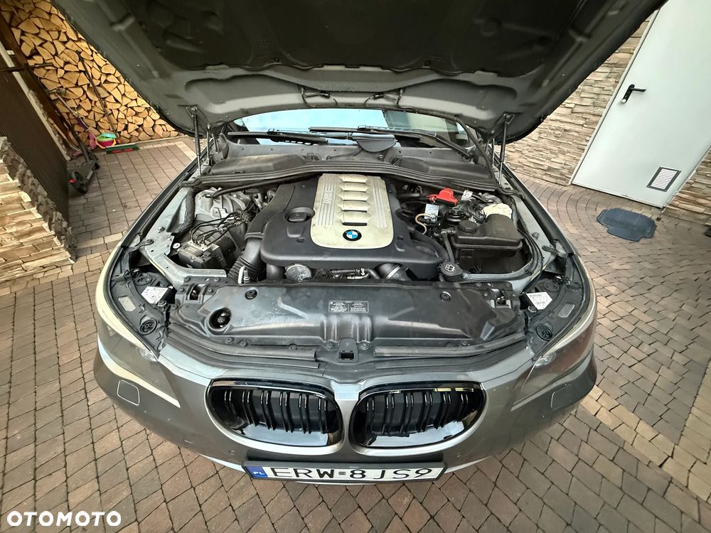 BMW Seria 5 530d xDrive - 17