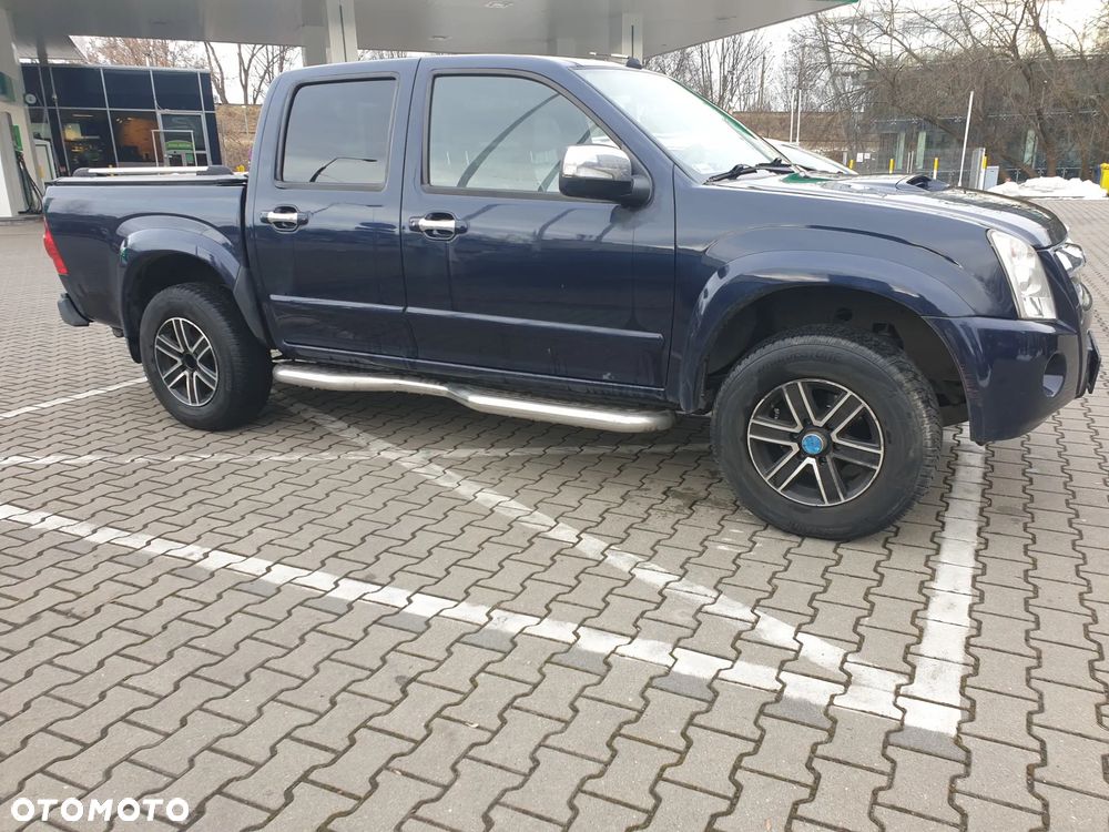 Isuzu D-Max 3.0d DC Custom - 4