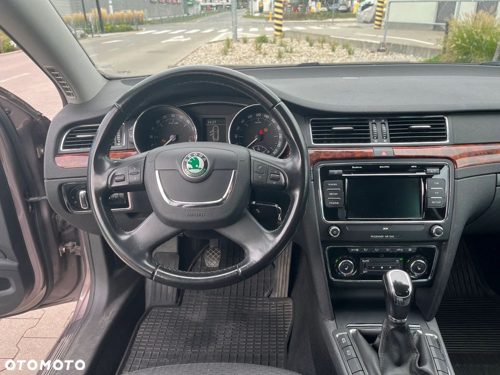 Skoda Superb 2.0 TDI Elegance - 14