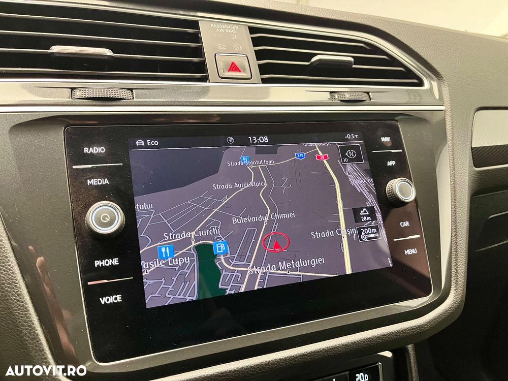 Volkswagen Tiguan - 23