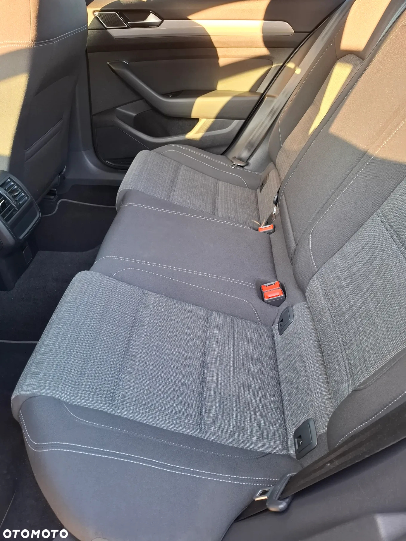 Volkswagen Passat - 20
