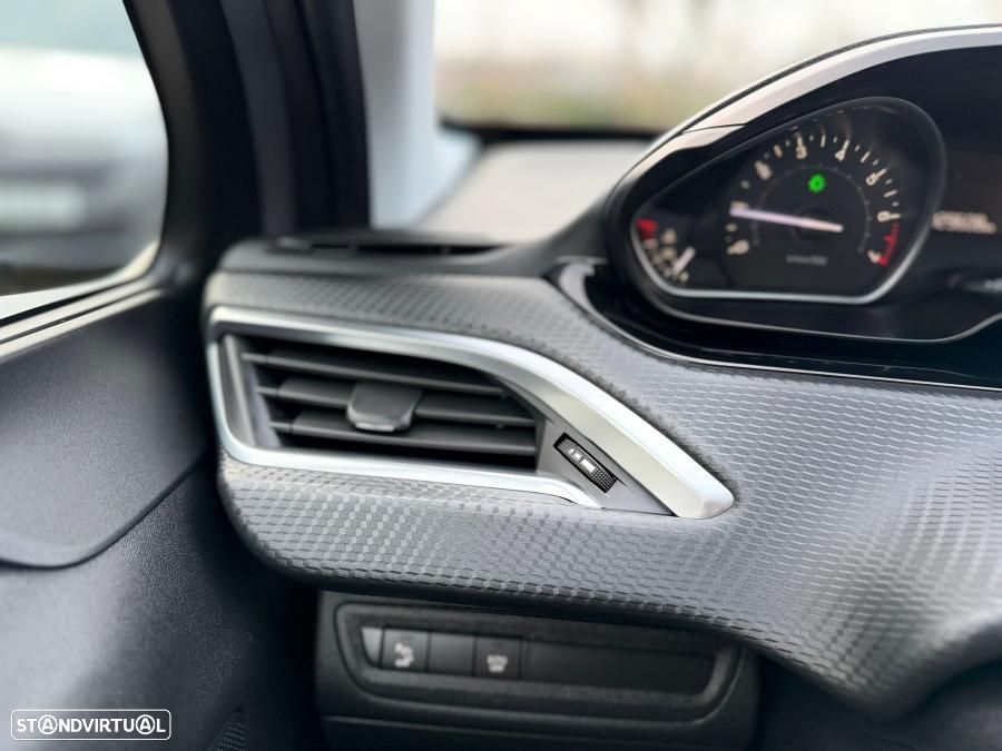 Peugeot 2008 1.2 PureTech Style - 18