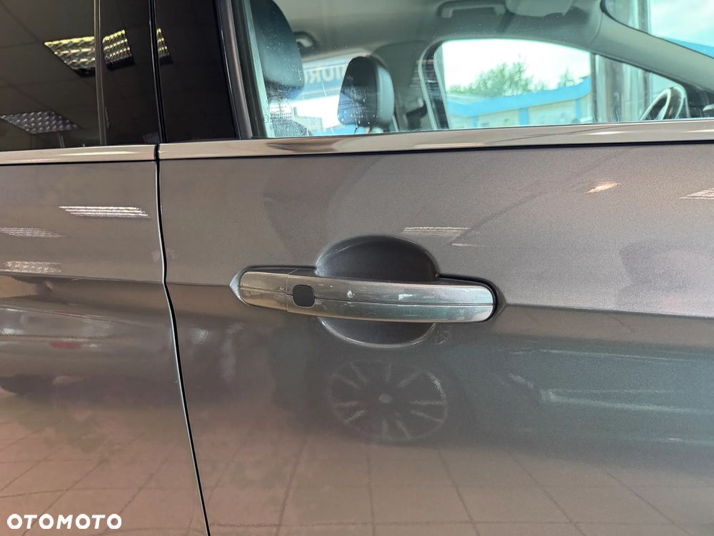 Ford Kuga 2.0 TDCi 2x4 Titanium - 31