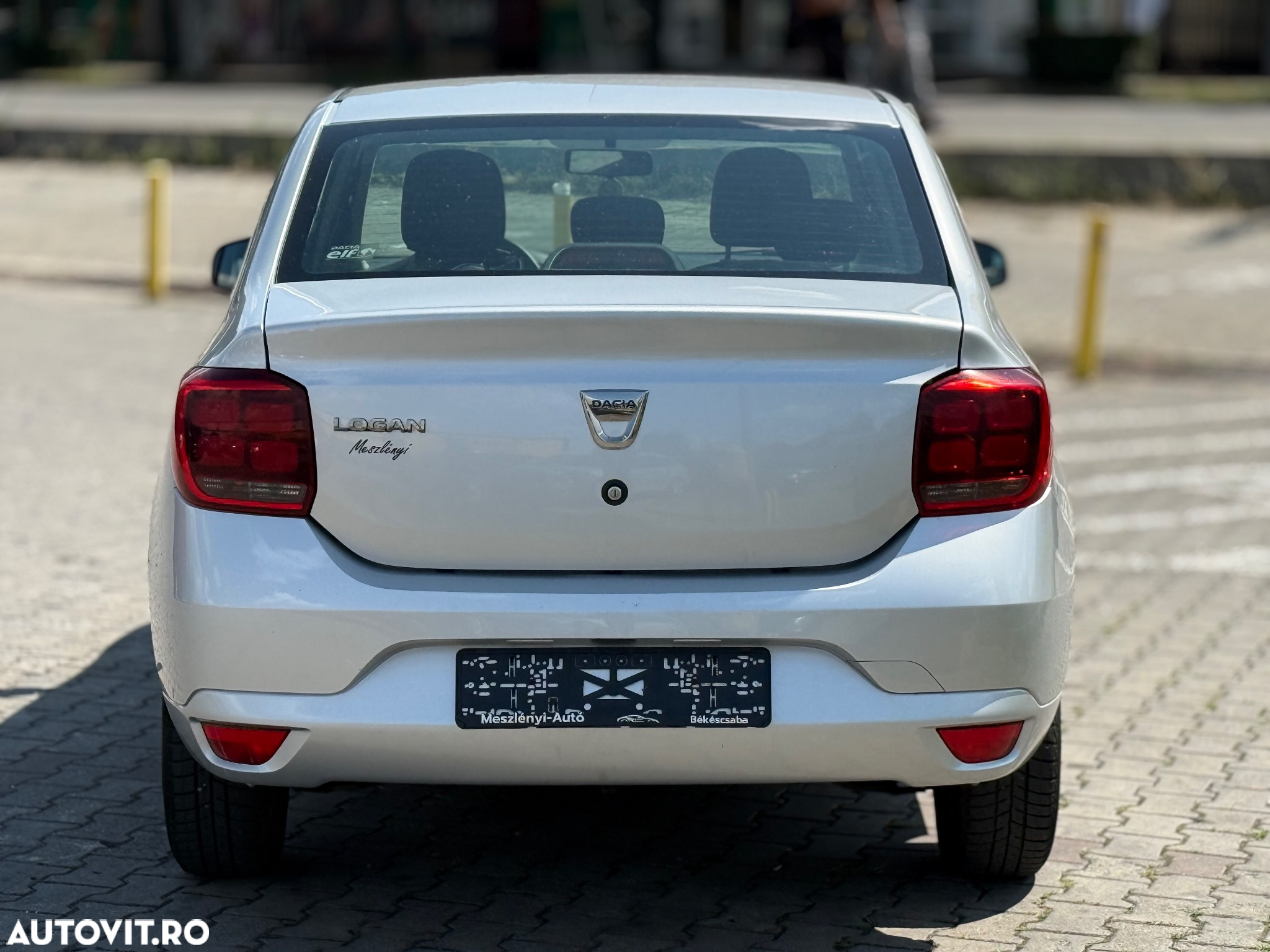Dacia Logan TCe 90 Essential - 4