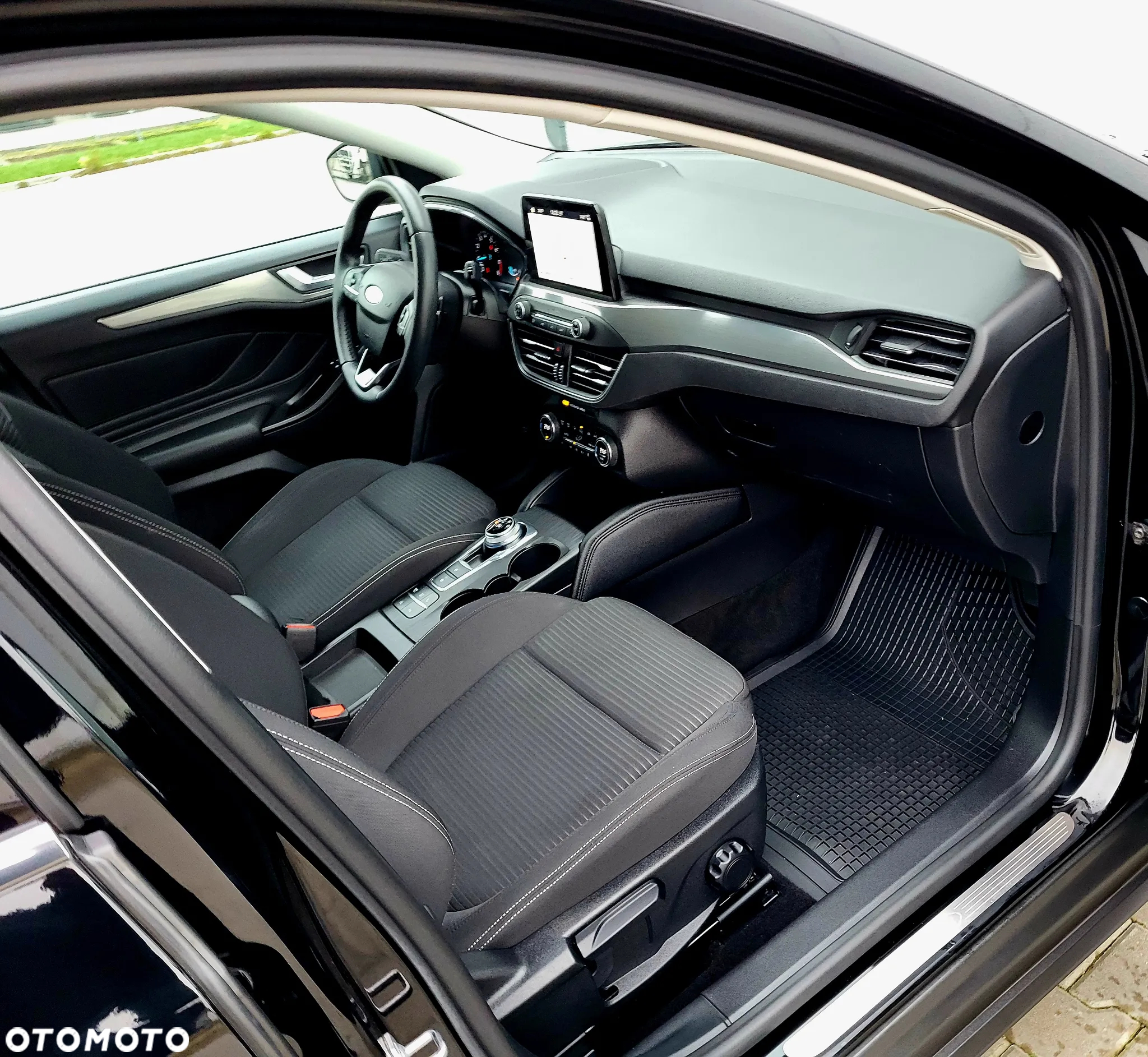 Ford Focus 1.0 EcoBoost Titanium Business - 30