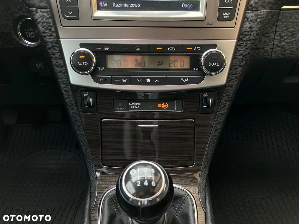 Toyota Avensis 1.8 Premium - 30