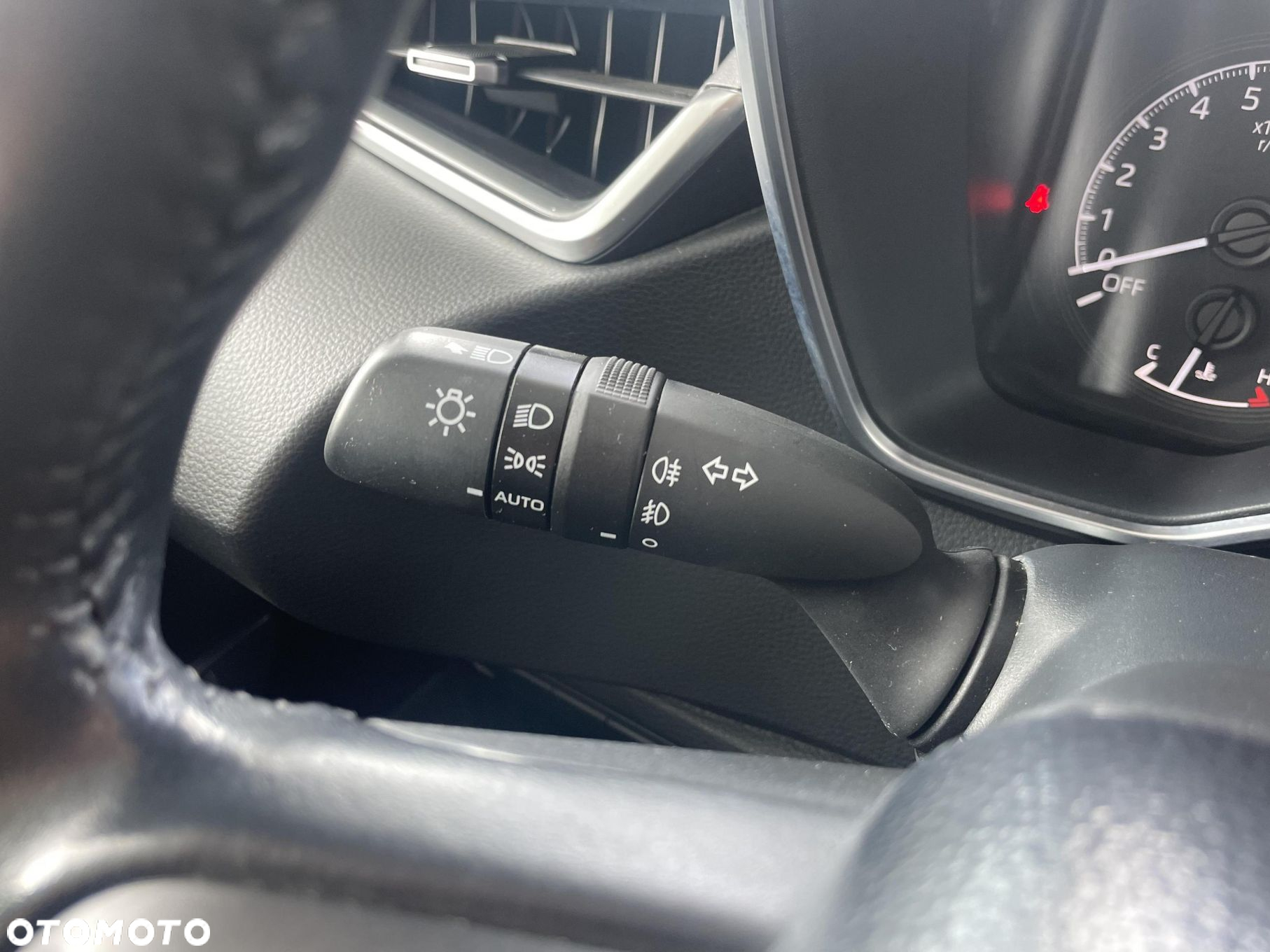 Toyota Corolla - 22