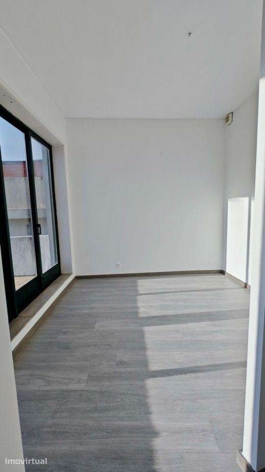 Escritório / 50m2 / 500€/ Av. Republica / Centro / Gaia/ - Grande imagem: 2/10