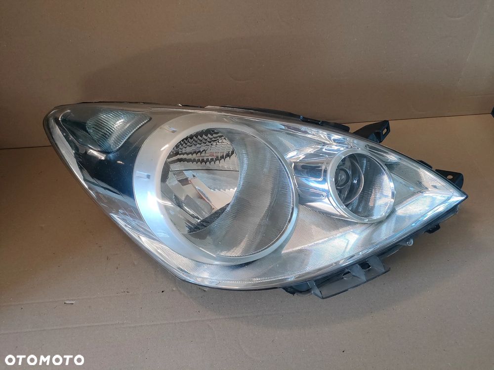 NISSAN NOTE I LIFT 10- LAMPA PRAWY PRZÓD ANGLIA UK - 1