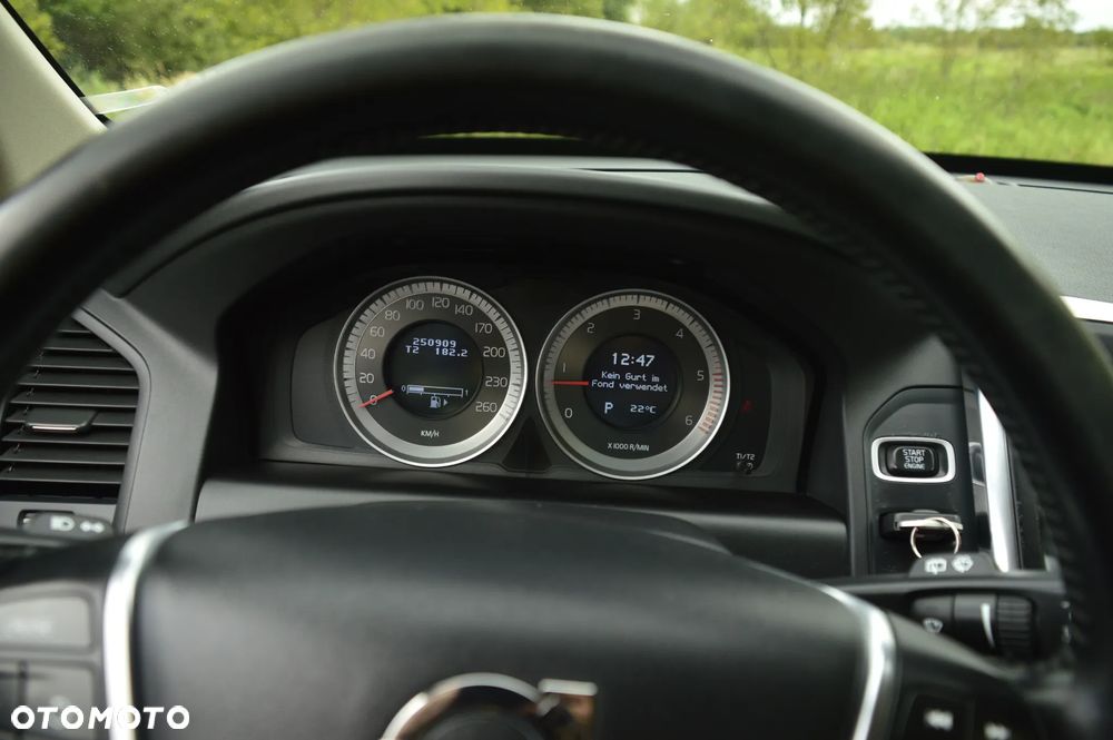 Volvo XC 60 D4 AWD Geartronic Momentum - 28