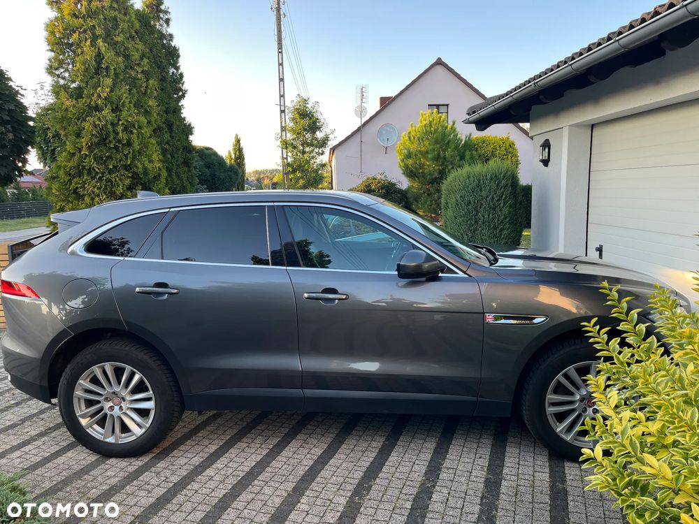 Jaguar F-Pace - 27