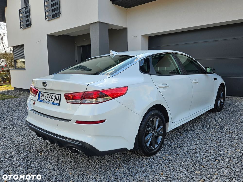 Kia Optima 2.0 M - 30